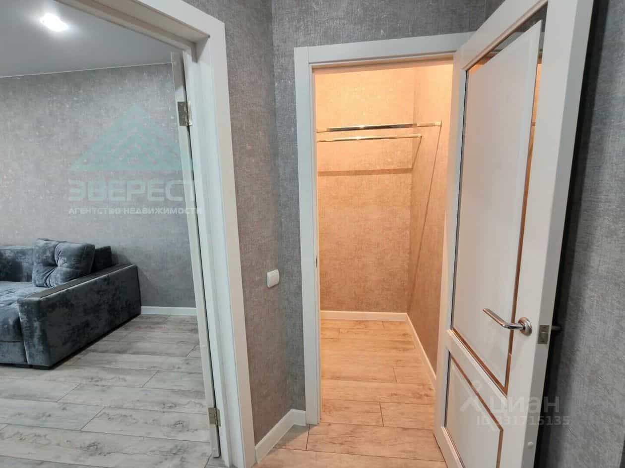 Россия, Республика Хакасия, Абакан, улица Генерала Тихонова, 6, фото 4