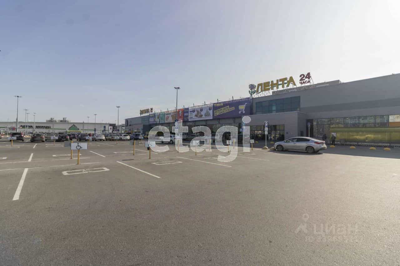 Россия, Тюмень, улица Мельникайте, 144А, фото 39