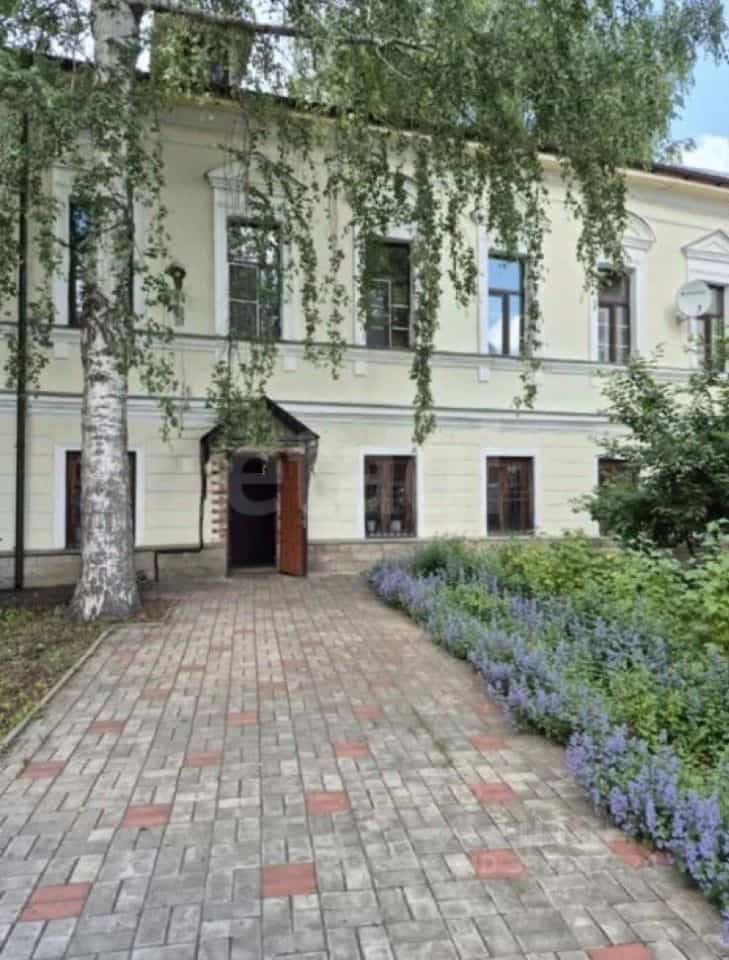 Россия, Ярославль, площадь Челюскинцев, 17А
