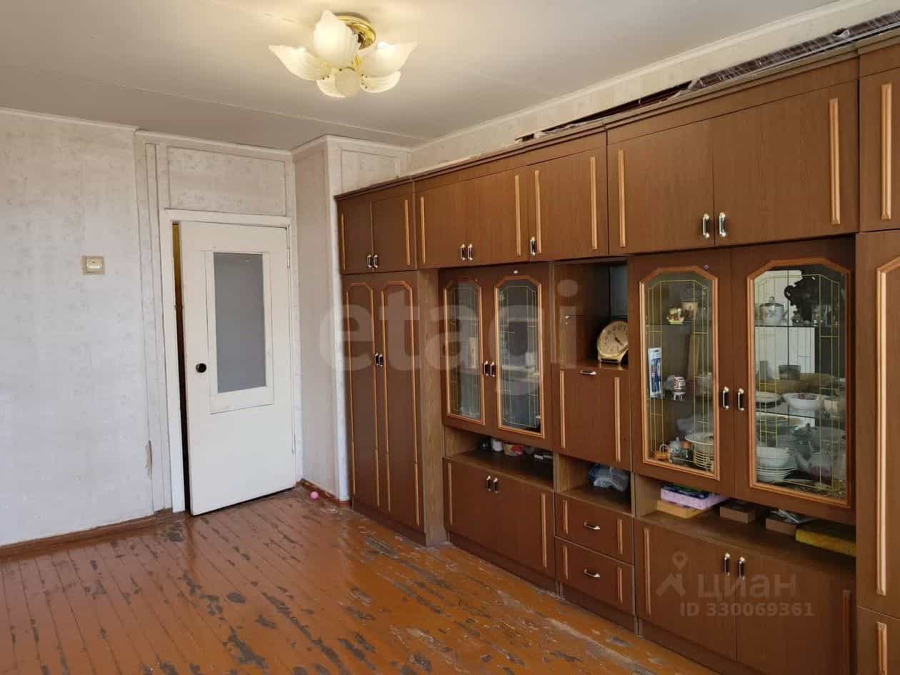 Россия, Псковская область, Остров, улица 1 Мая, 10, фото 4