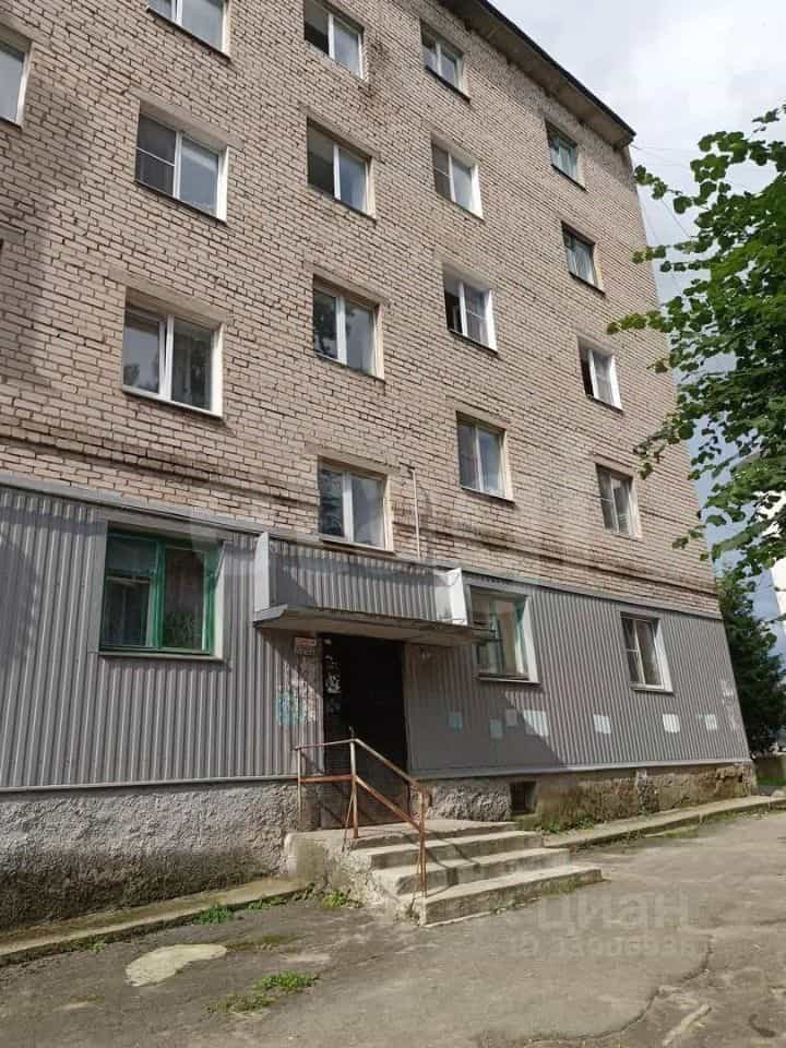 Россия, Псковская область, Остров, улица 1 Мая, 10, фото 24