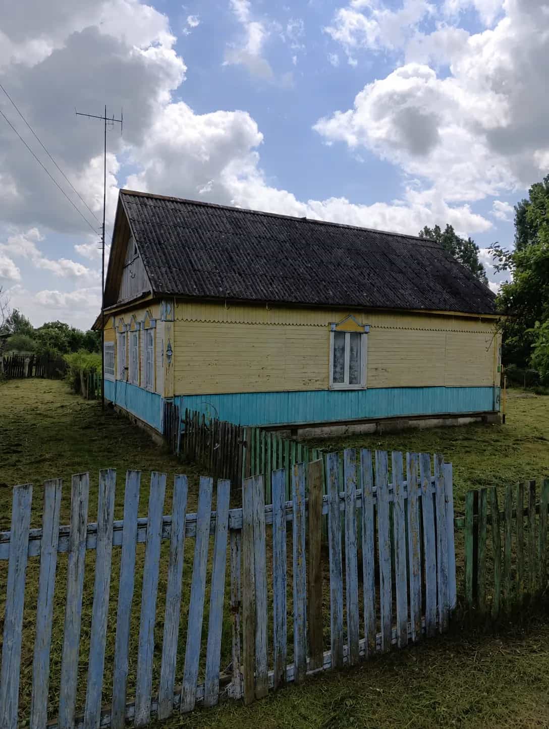 Беларусь, Брестская область, Берёзовский район, Сигневичский сельсовет, агрогородок Ревятичи, Пионерская улица, 7