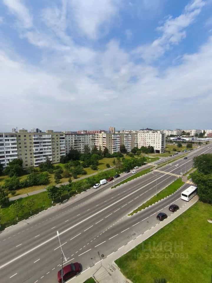 Россия, Белгородская область, Старый Оскол, микрорайон Макаренко, 6
