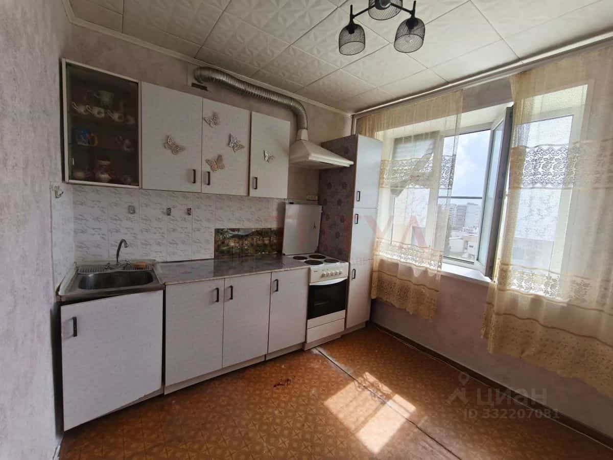 Россия, Белгородская область, Старый Оскол, микрорайон Макаренко, 6, фото 12