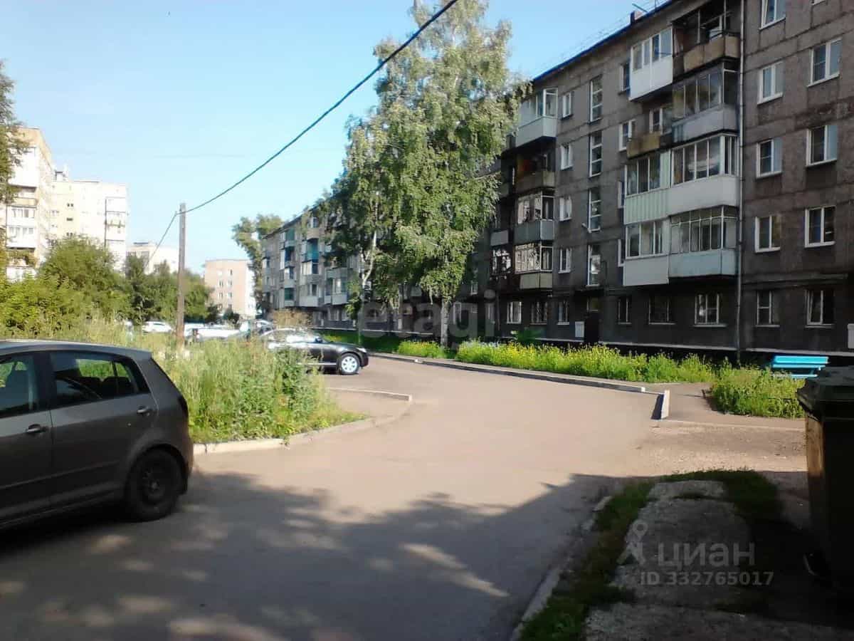 Россия, Кемеровская область — Кузбасс, Новокузнецк, улица Орджоникидзе, 52, фото 11