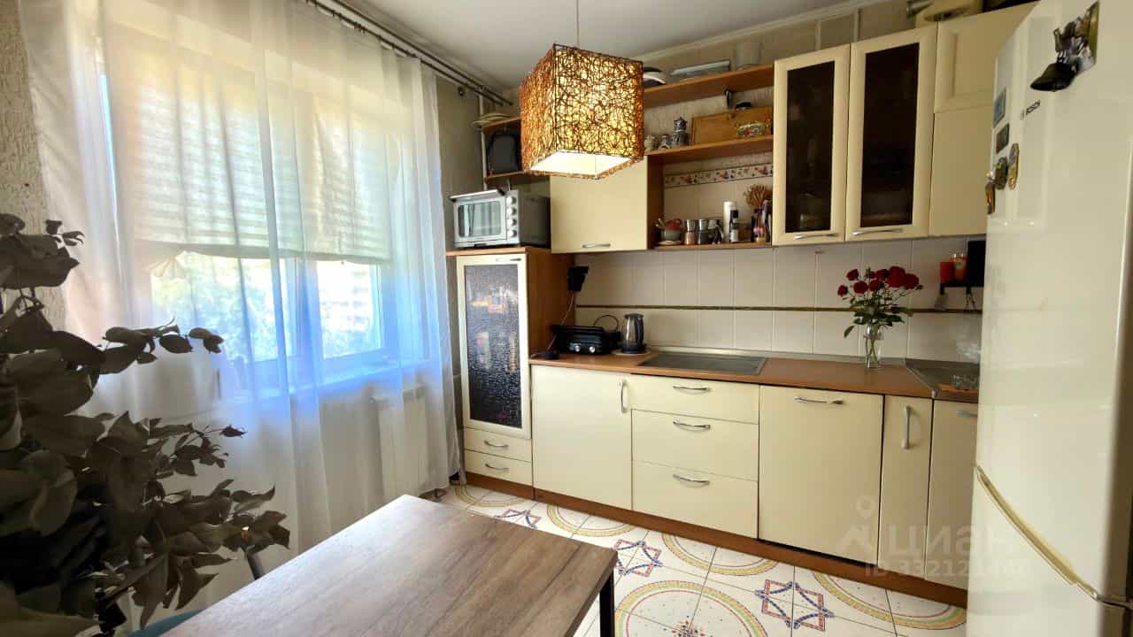 Россия, Красноярск, Светлогорская улица, 27