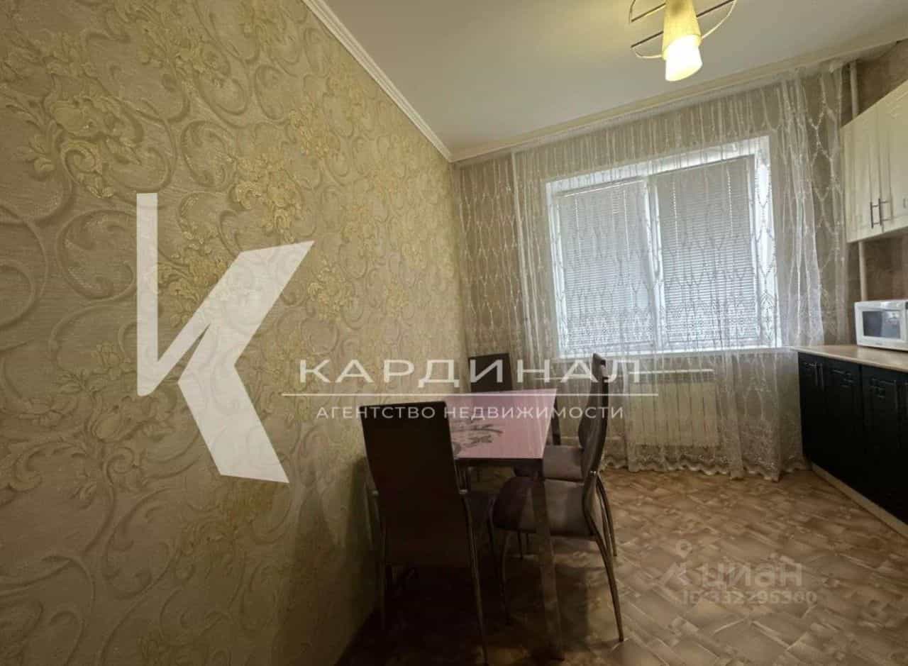 Россия, Белгородская область, Старый Оскол, микрорайон Лесной, 17, фото 6
