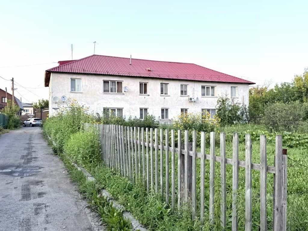 Россия, Омская область, рабочий посёлок Любинский, Октябрьская улица, 132, фото 16