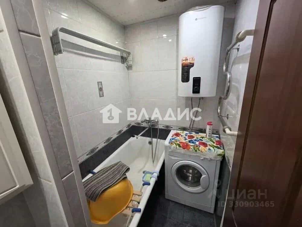 Россия, Республика Бурятия, Улан-Удэ, Коллективная улица, 11, фото 6
