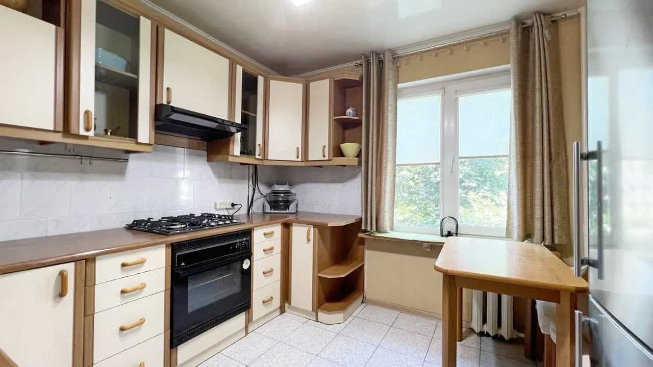 Беларусь, Минск, улица Янки Мавра, 18
