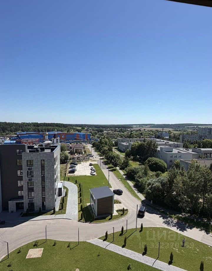 Россия, Калужская область, Жуковский муниципальный округ, Кремёнки, Молодёжная улица, 2