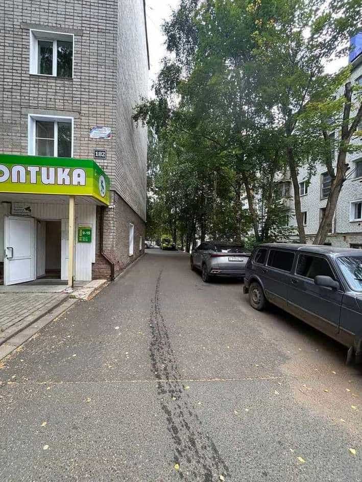 Россия, Киров, улица Защитников Отечества, 182, фото 38