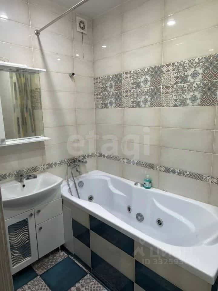 Россия, Республика Алтай, Горно-Алтайск, улица Панфиловцев, 17, фото 8
