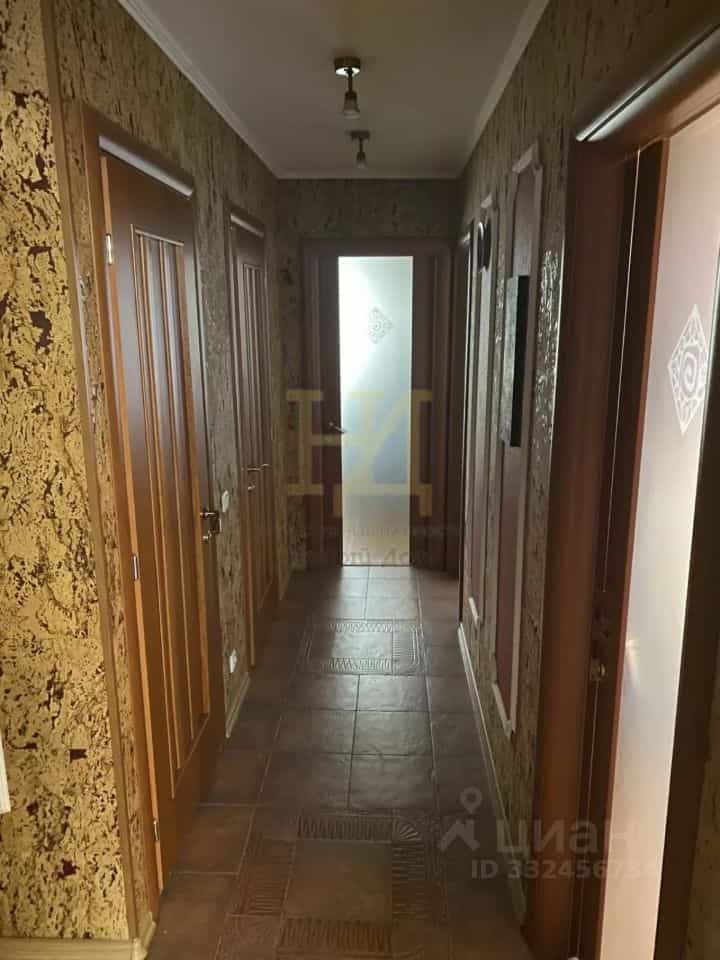 Россия, Ханты-Мансийский автономный округ — Югра, Сургут, улица Крылова, 45, фото 12