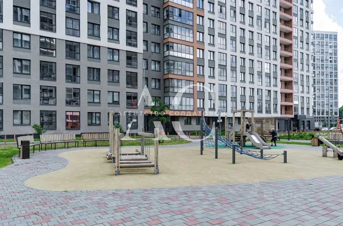 Россия, Свердловская область, Екатеринбург, жилой район Уктус, микрорайон Светлый, 11, фото 11