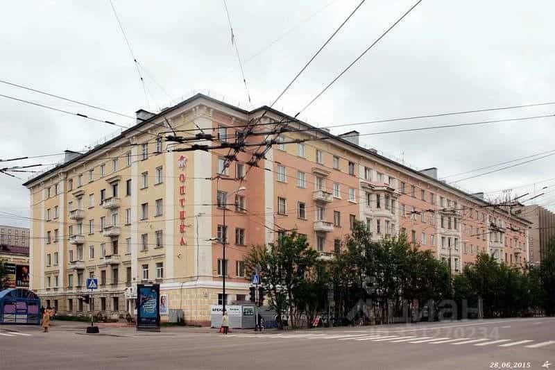 Россия, Мурманск, проспект Ленина, 45