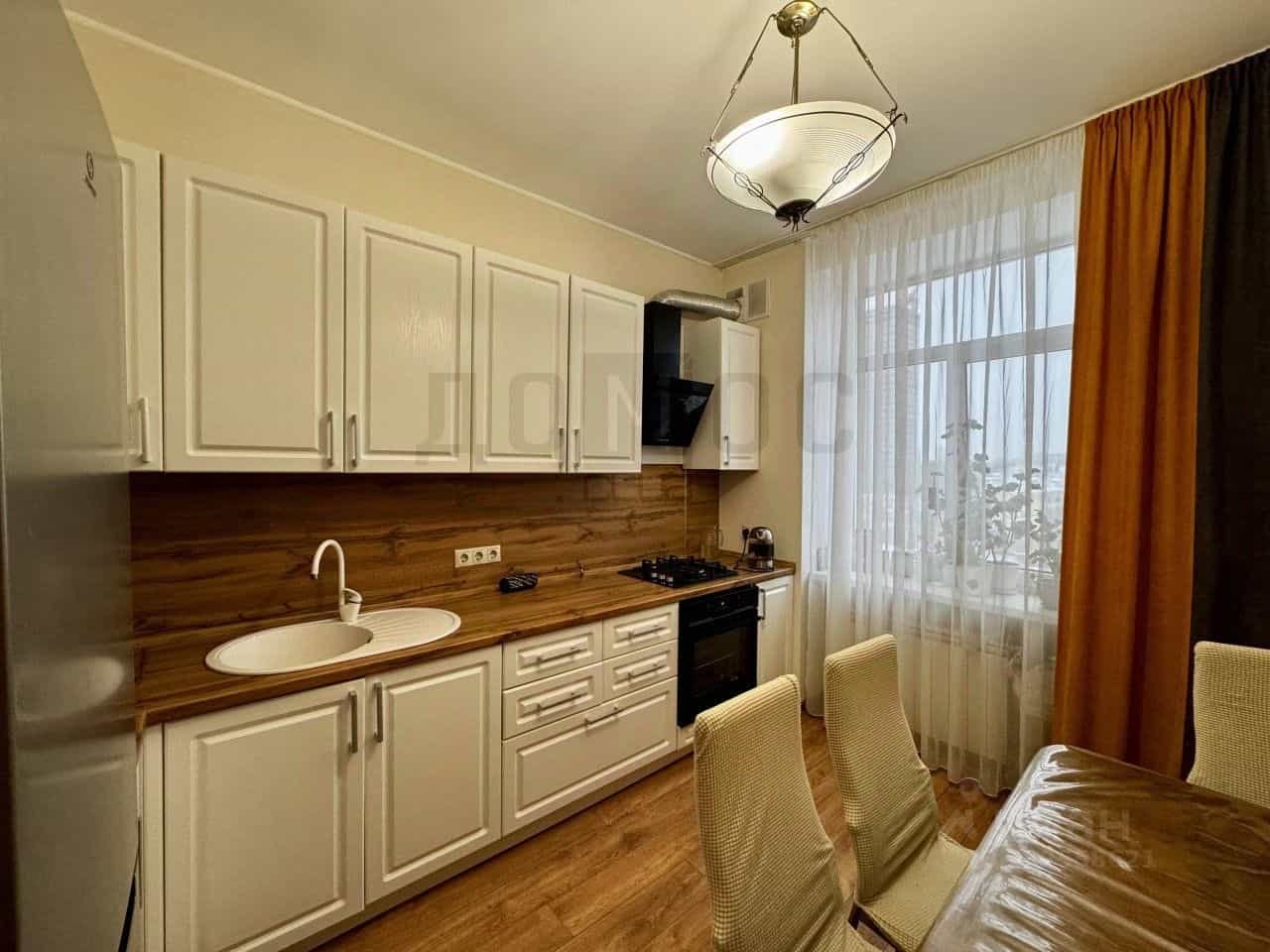 Россия, Свердловская область, Екатеринбург, улица Мира, 42