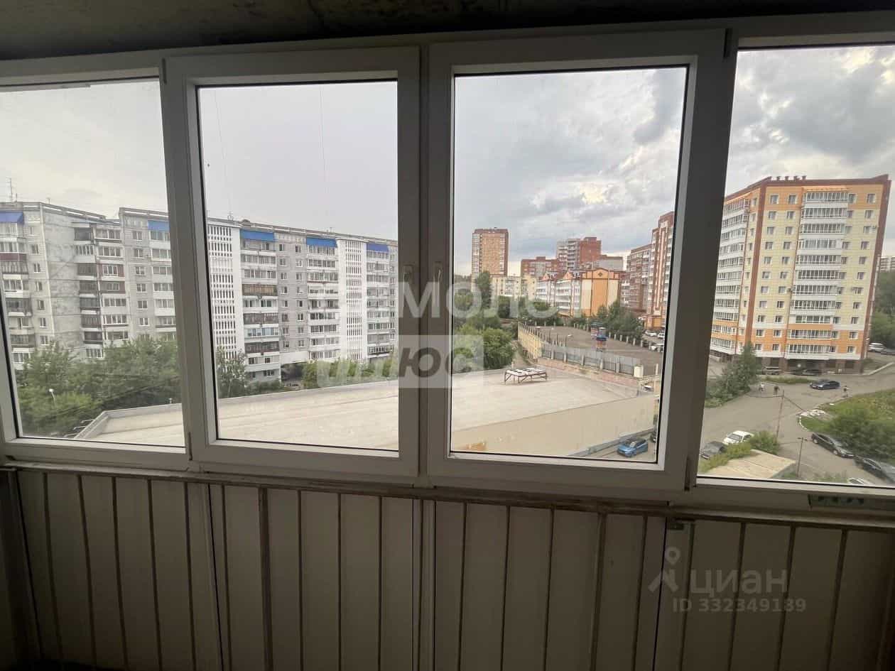 Россия, Томск, улица Сергея Вицмана, 37, фото 15