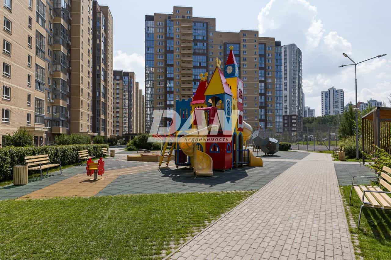 Россия, Челябинск, проспект Героя России Е.Н. Родионова, 4, фото 22