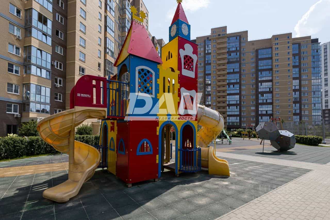 Россия, Челябинск, проспект Героя России Е.Н. Родионова, 4, фото 23