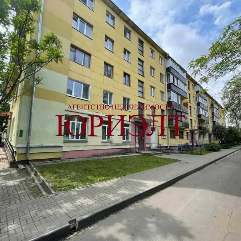 Беларусь, Брестская область, Пинск, улица Иркутско-Пинской Дивизии, 73