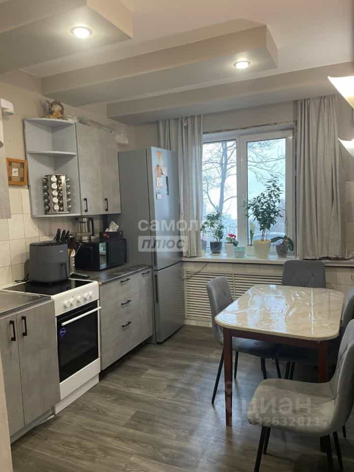 Россия, Приморский край, Владивосток, улица Толстого, 48, фото 2