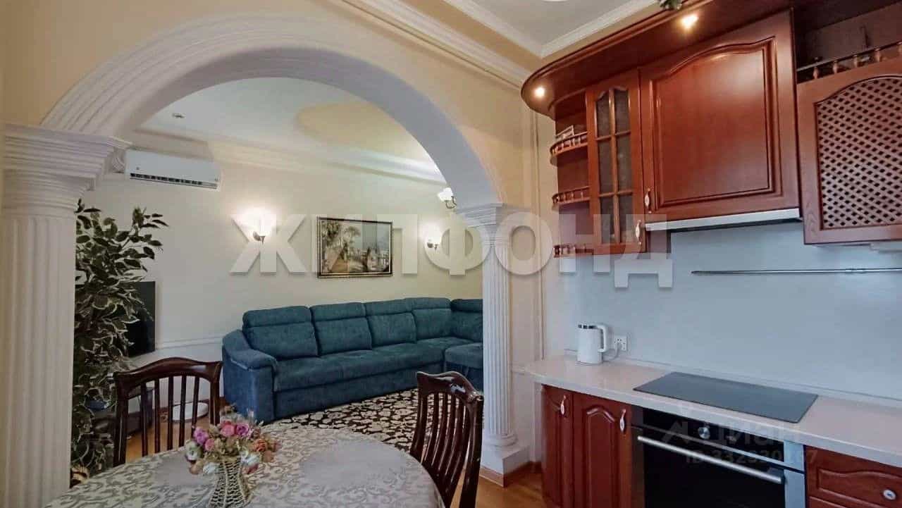 Россия, Новосибирск, улица Крашенинникова, 11, фото 8