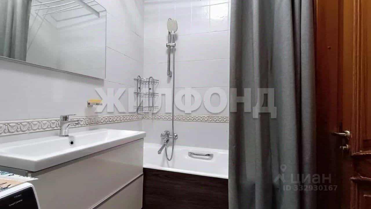 Россия, Новосибирск, улица Крашенинникова, 11, фото 9