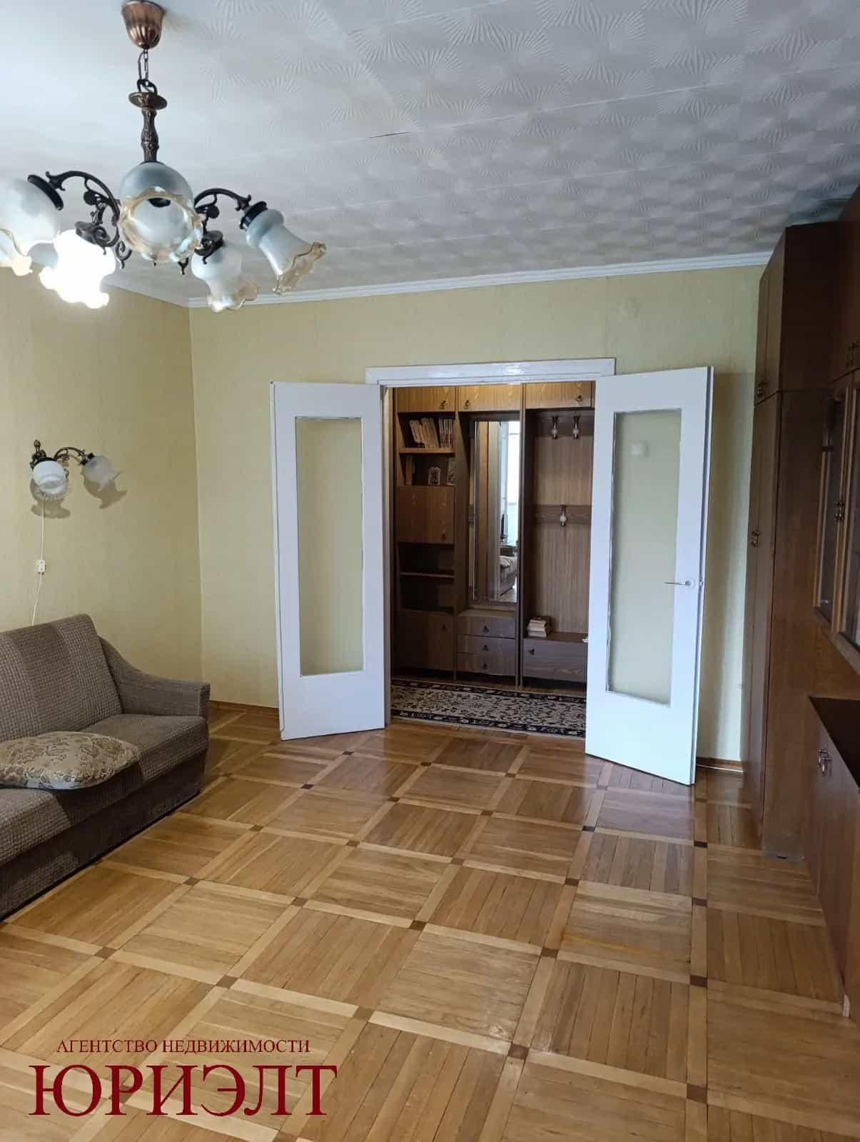 Беларусь, Брестская область, Пинск, улица 60 лет Октября, 34, фото 3
