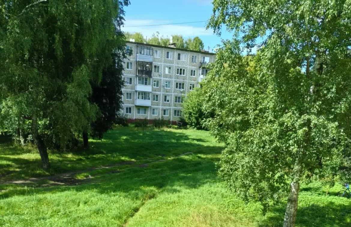 Россия, Тверская область, Конаковский муниципальный округ, посёлок городского типа Редкино, улица Калинина, 10