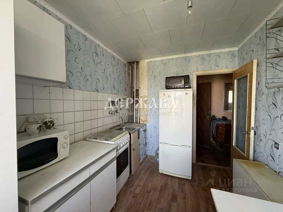 Россия, Белгородская область, Старый Оскол, микрорайон Жукова, 25, фото 2