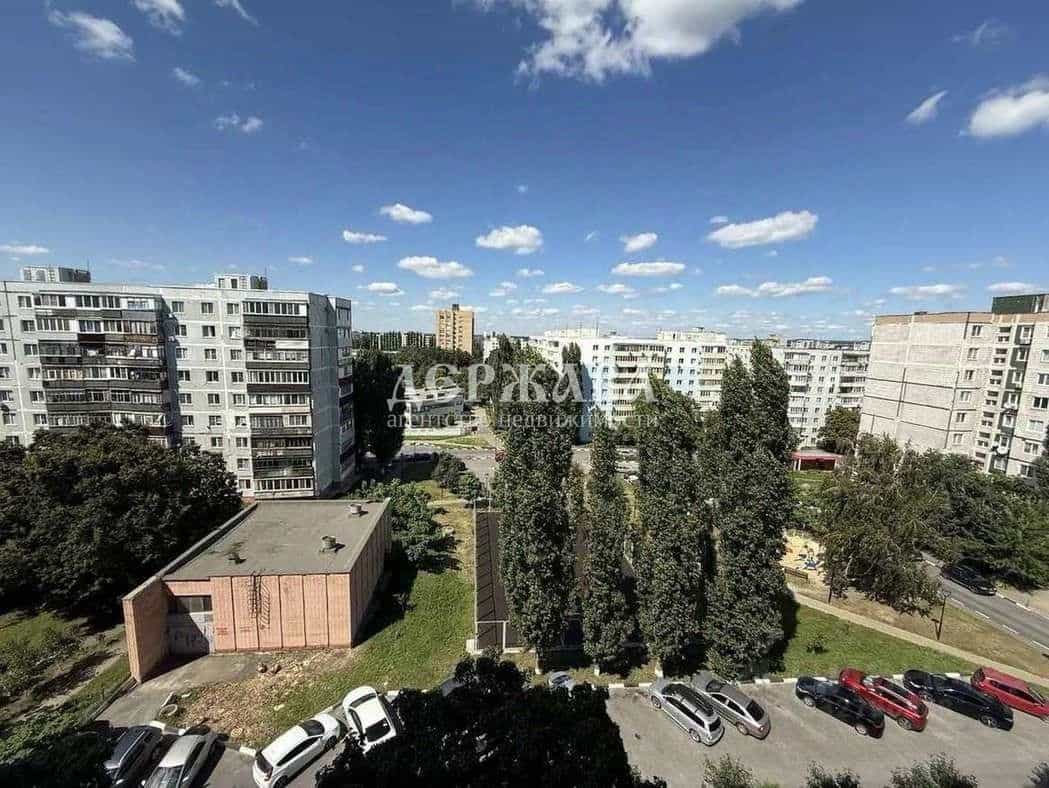 Россия, Белгородская область, Старый Оскол, микрорайон Жукова, 25, фото 3