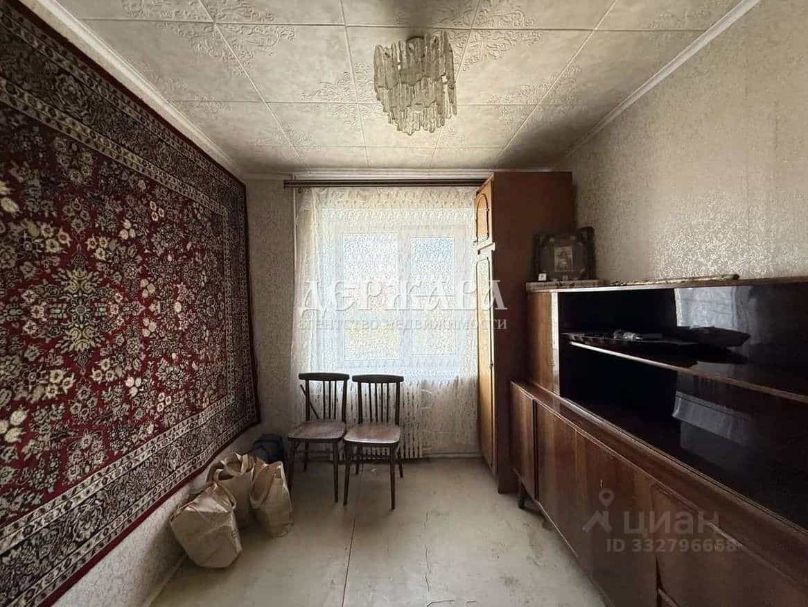 Россия, Белгородская область, Старый Оскол, микрорайон Жукова, 25, фото 9