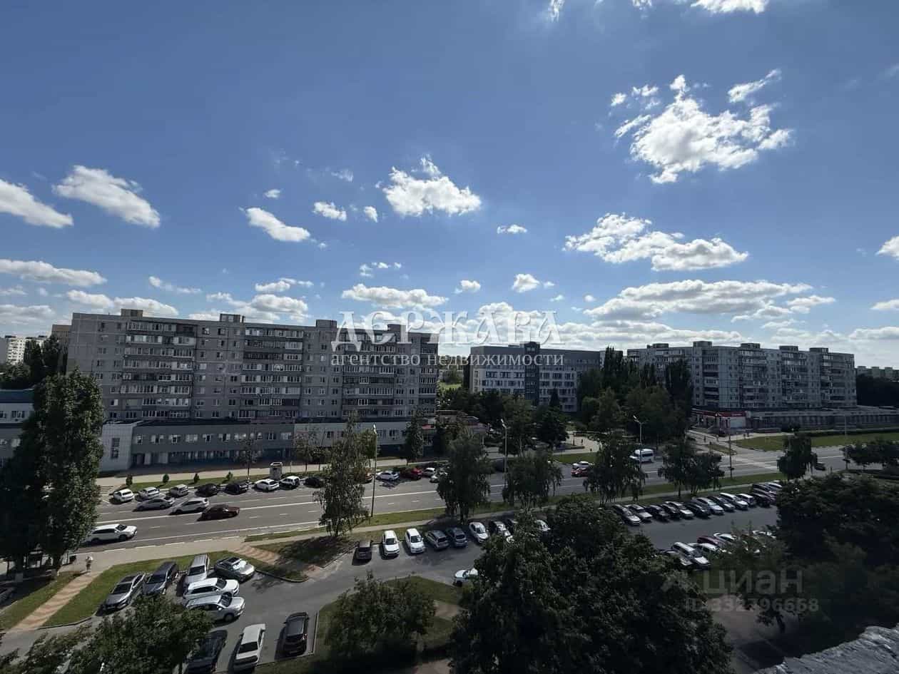 Россия, Белгородская область, Старый Оскол, микрорайон Жукова, 25, фото 15