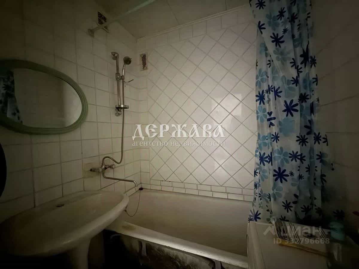 Россия, Белгородская область, Старый Оскол, микрорайон Жукова, 25, фото 17