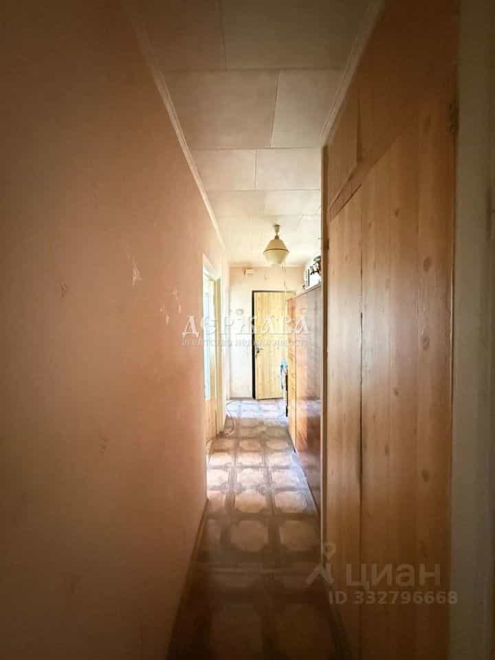 Россия, Белгородская область, Старый Оскол, микрорайон Жукова, 25, фото 18