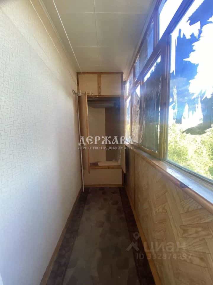 Россия, Белгородская область, Старый Оскол, микрорайон Молодогвардеец, 6, фото 5