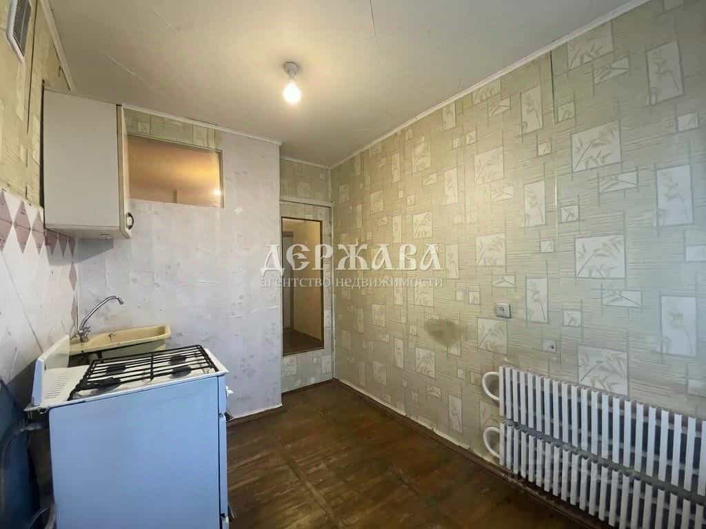 Россия, Белгородская область, Старый Оскол, микрорайон Молодогвардеец, 6, фото 8