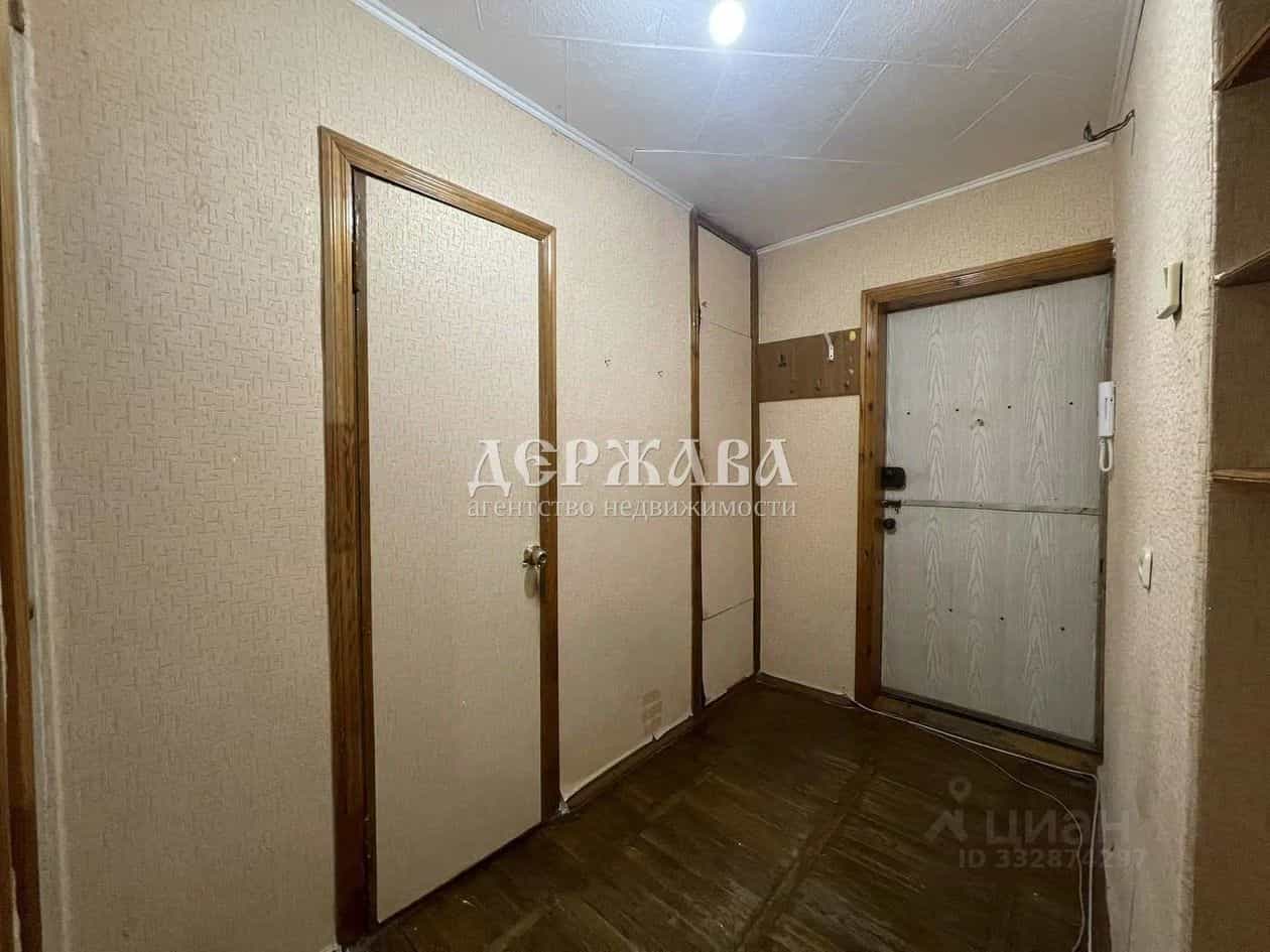 Россия, Белгородская область, Старый Оскол, микрорайон Молодогвардеец, 6, фото 15
