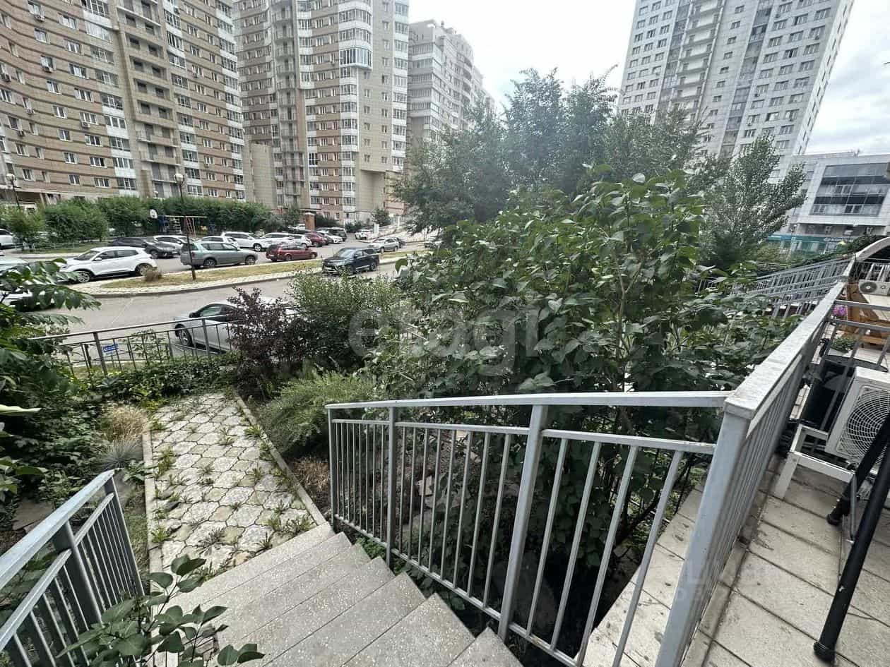 Россия, Красноярск, микрорайон Взлётка, улица Батурина, 32, фото 12
