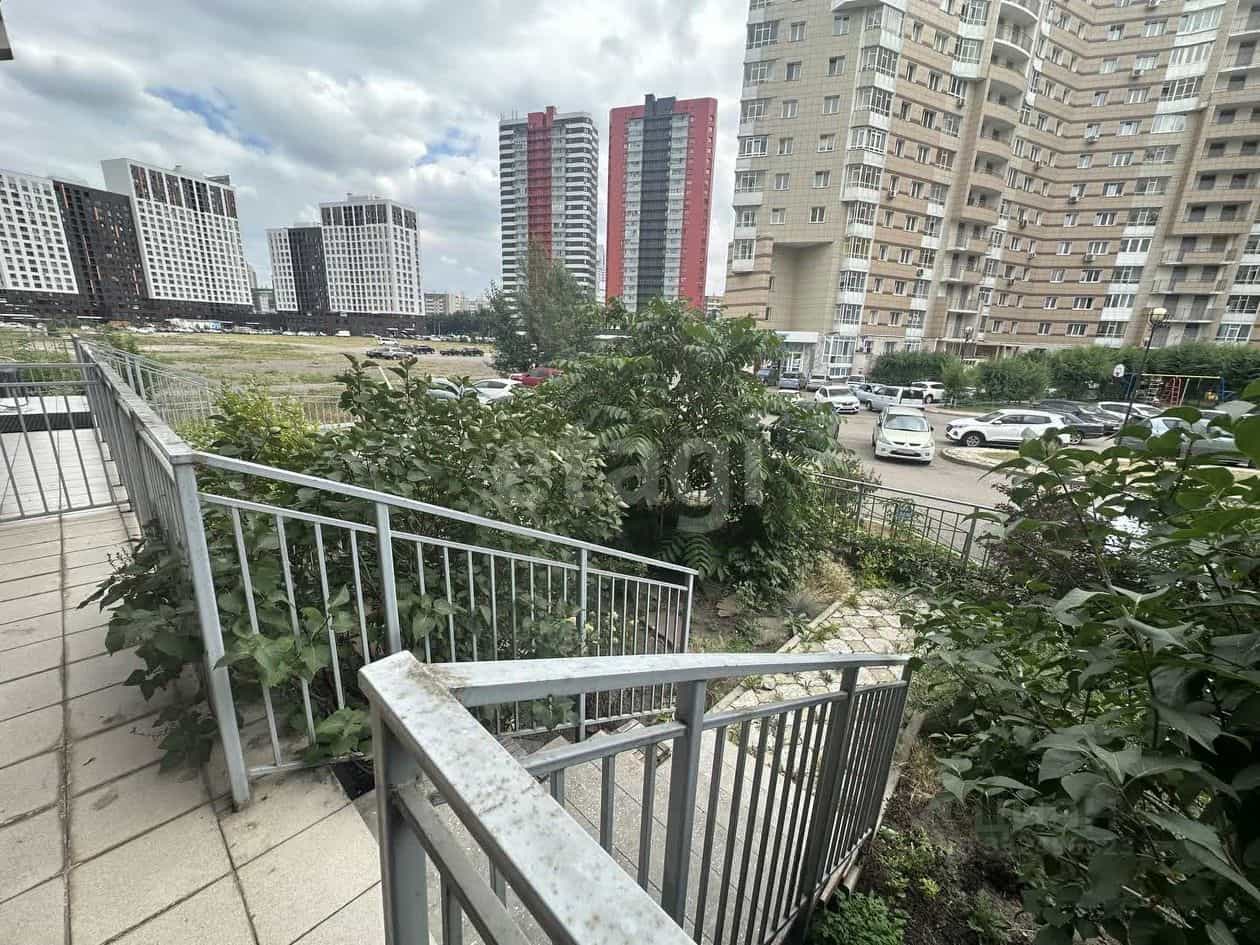 Россия, Красноярск, микрорайон Взлётка, улица Батурина, 32, фото 13