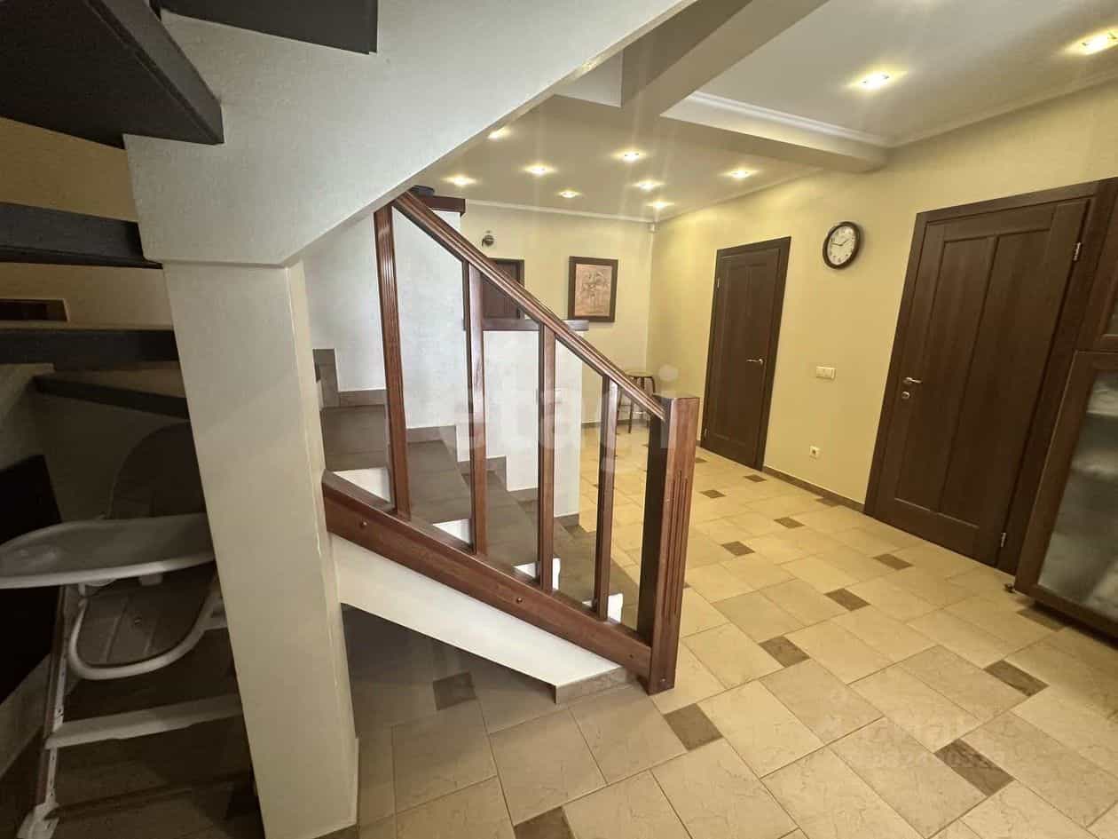 Россия, Красноярск, микрорайон Взлётка, улица Батурина, 32, фото 16