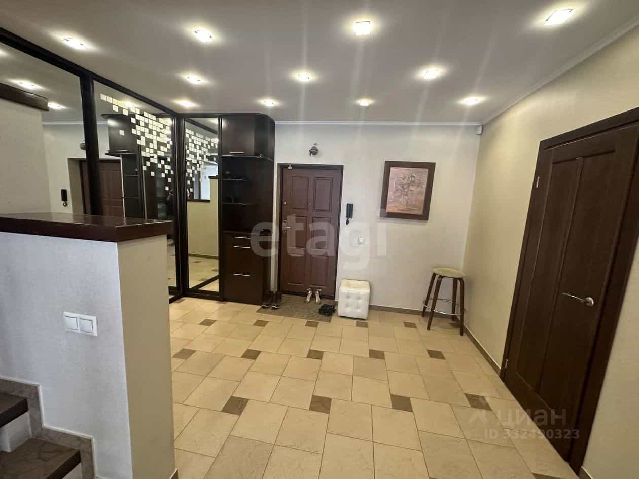 Россия, Красноярск, микрорайон Взлётка, улица Батурина, 32, фото 19