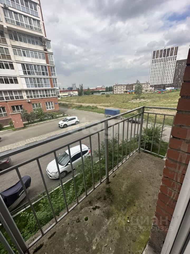 Россия, Красноярск, микрорайон Взлётка, улица Батурина, 32, фото 37
