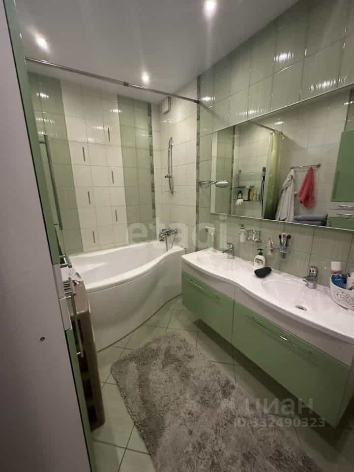 Россия, Красноярск, микрорайон Взлётка, улица Батурина, 32, фото 38