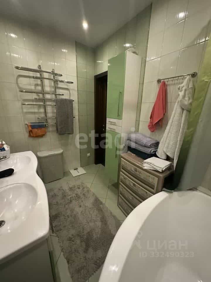 Россия, Красноярск, микрорайон Взлётка, улица Батурина, 32, фото 40
