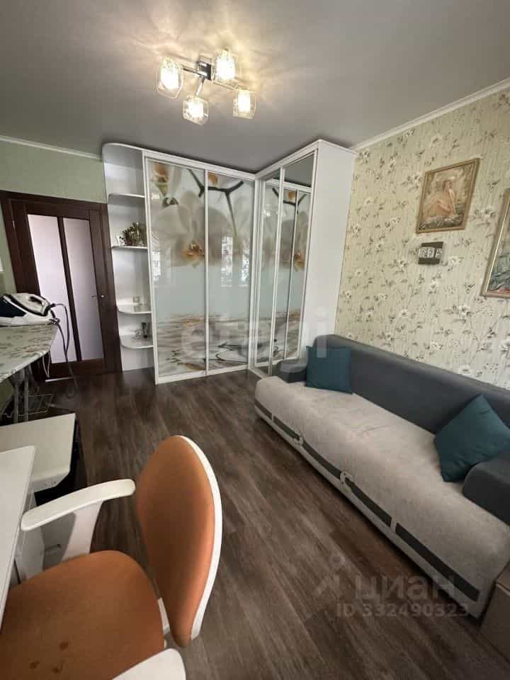 Россия, Красноярск, микрорайон Взлётка, улица Батурина, 32, фото 44