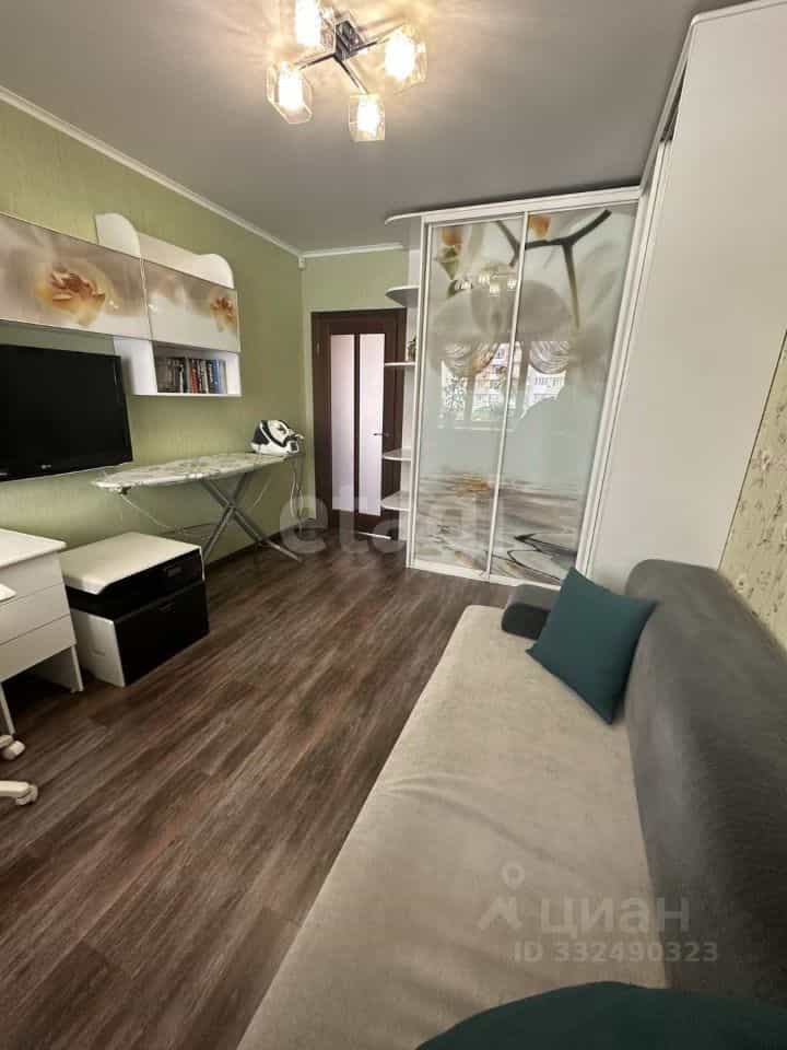 Россия, Красноярск, микрорайон Взлётка, улица Батурина, 32, фото 45