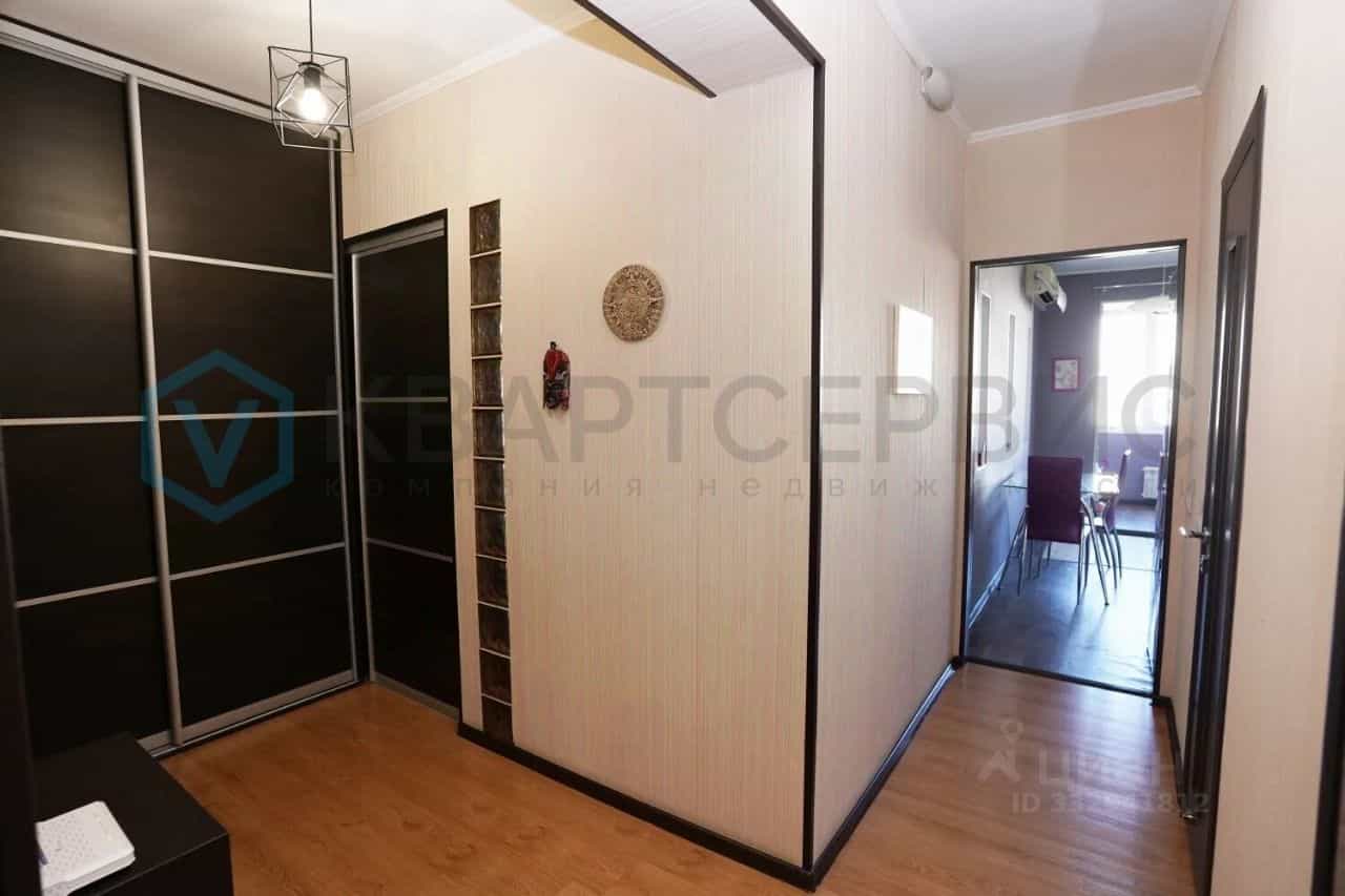 Россия, Омск, посёлок Амурский, улица Багратиона, 21к1, фото 12