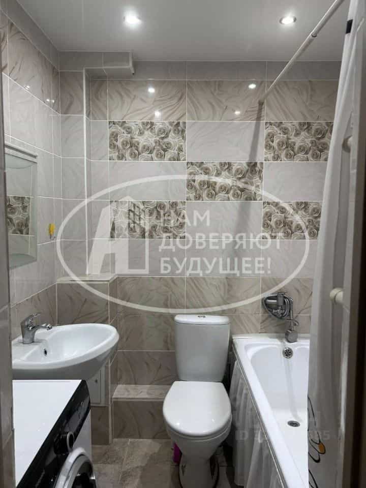 Россия, Пермский край, Чусовой, улица Космонавтов, 7, фото 2
